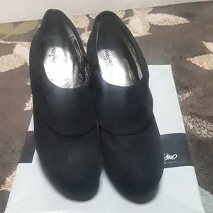 Black wedge shoes faux suede